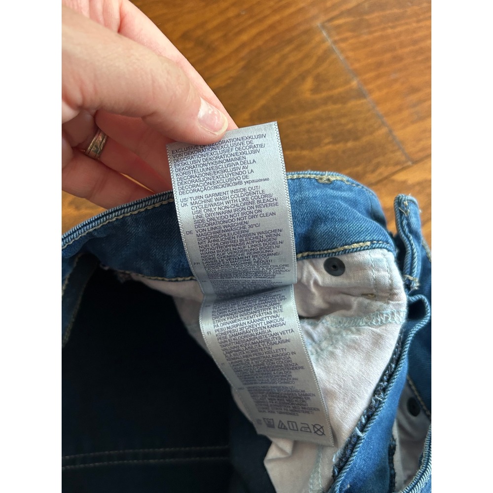 NYDJ for Chicos Straight Leg Jeans Blue Embellished Frayed Hem Sz 6 Medium Wash - Picture 6 of 7